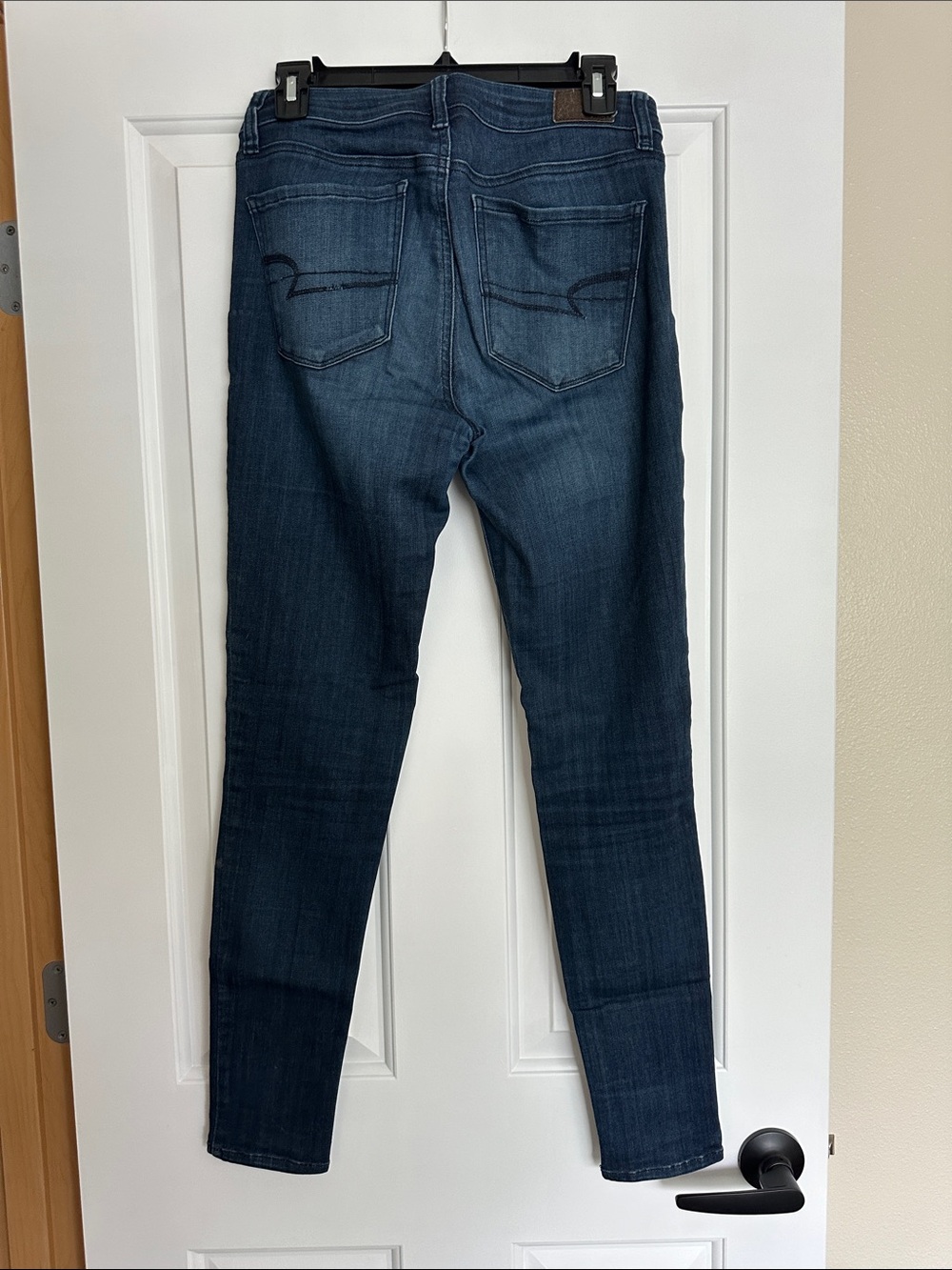 American Eagle Outfitters Women’s Skinny Jeans - Dark Blue Wash - Picture 3 of 4